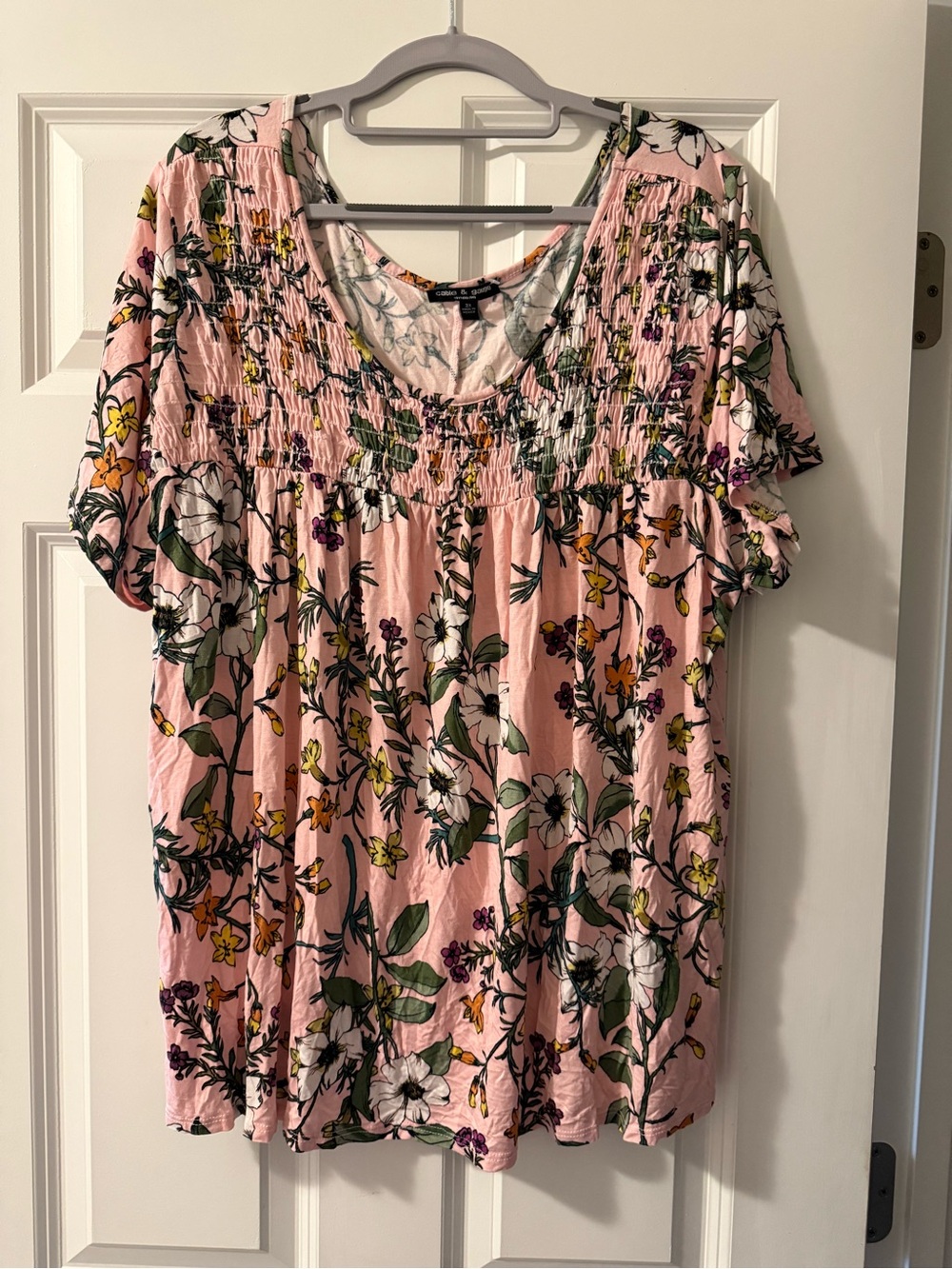 Cable & Gage Floral Smocked Women's Top